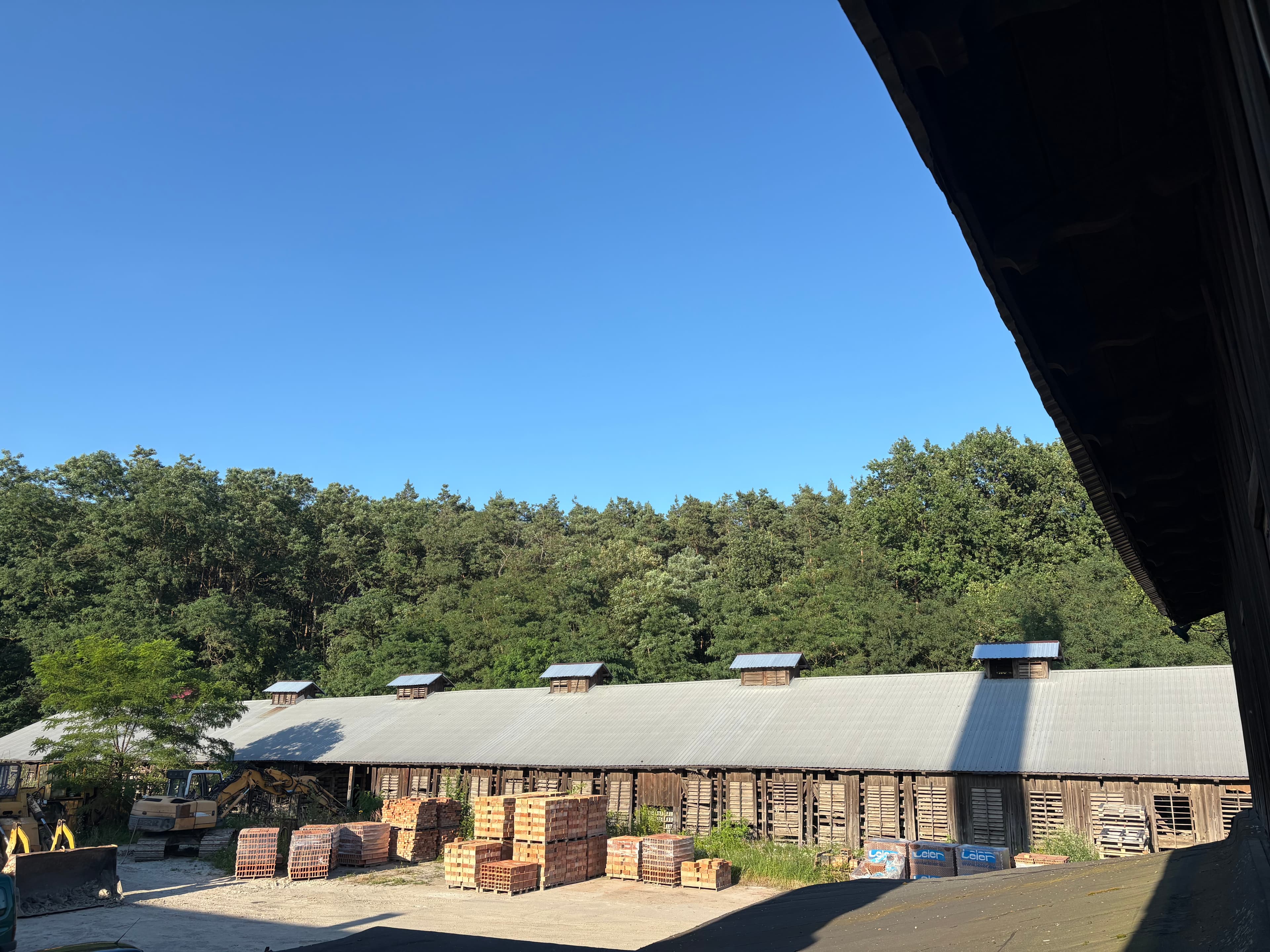 Cegielnia z zewnątrz